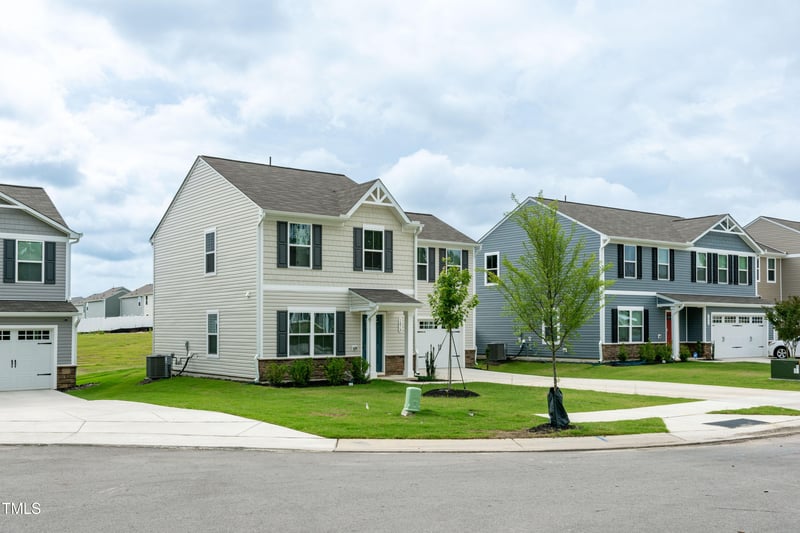 1476 Burgundy Bluff Ln, Zebulon, NC 27597