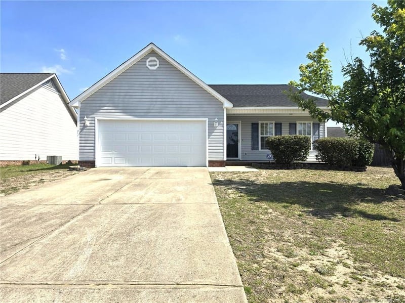 1478 Oldstead Dr, Fayetteville, NC 28306