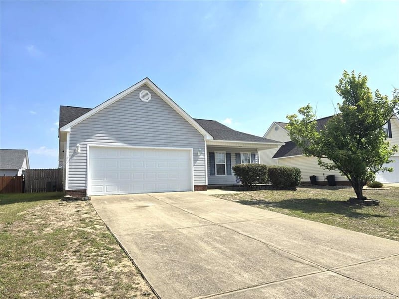 1478 Oldstead Dr, Fayetteville, NC 28306