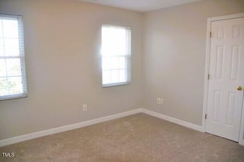 148 Callan Park Ln, Cary, NC 27511