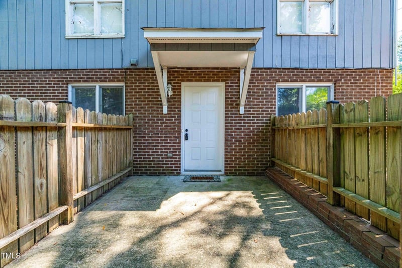 148 Carmichael Ct, Cary, NC 27511