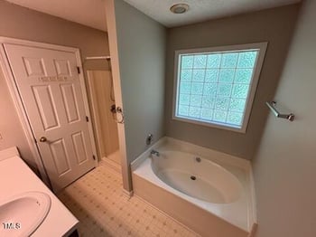 148 Ridgeway Ln, Clayton, NC 27520