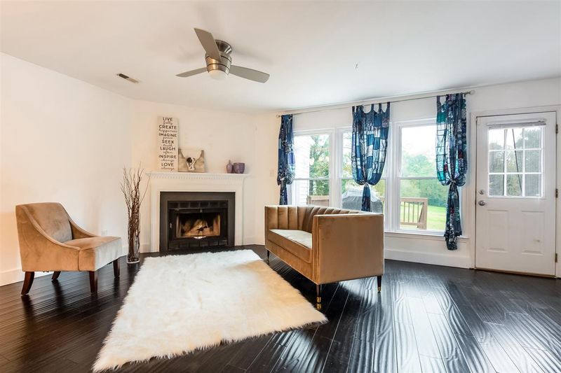 148 St Andrews Ln, Chapel Hill, NC 27517