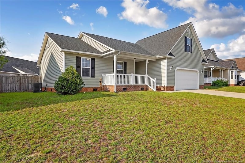 1482 Avoncroft Dr, Fayetteville, NC 28306
