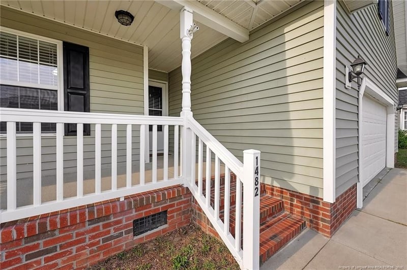 1482 Avoncroft Dr, Fayetteville, NC 28306