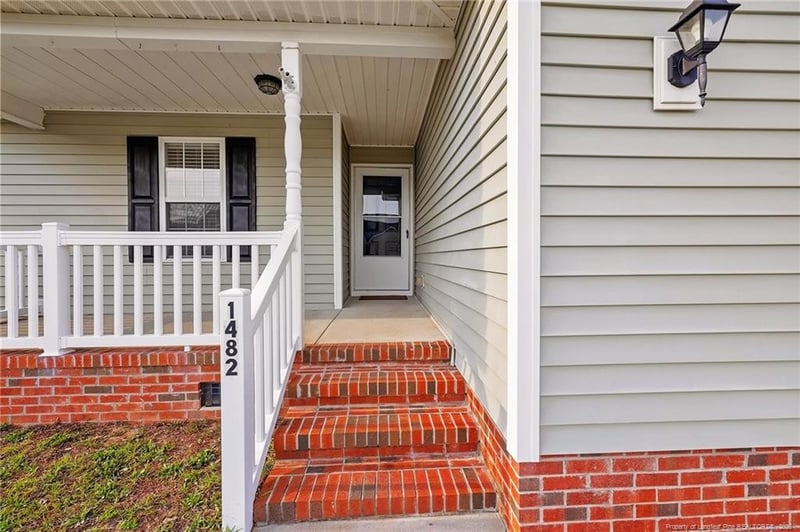 1482 Avoncroft Dr, Fayetteville, NC 28306