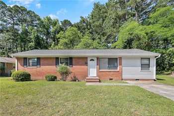 1486 Thelbert Dr, Fayetteville, NC 28301