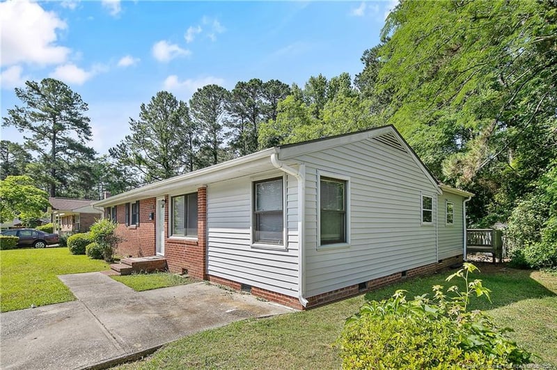 1486 Thelbert Dr, Fayetteville, NC 28301