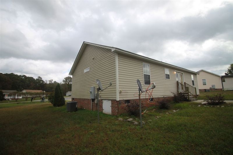 149 Meade Dr, Four Oaks, NC 27524