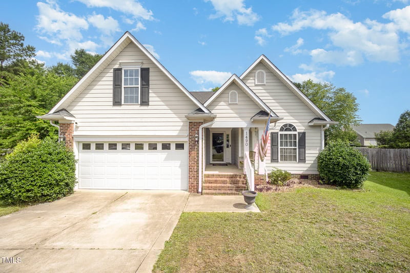 1490 Rocktree Ct, Fayetteville, NC 28306