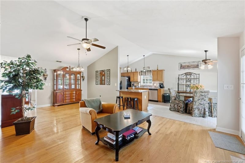 1490 Rocktree Ct, Fayetteville, NC 28306