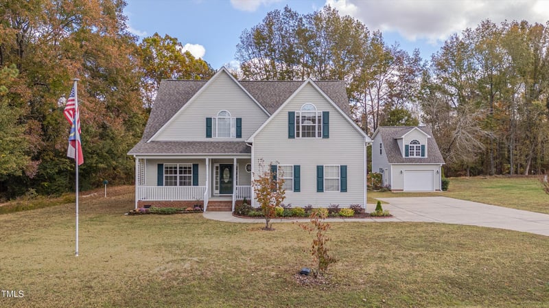 1493 Grassy Hills Ln, Holly Springs, NC 27540