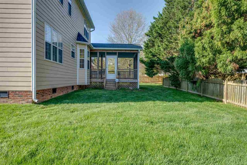 15 Ballard Ct, Durham, NC 27712