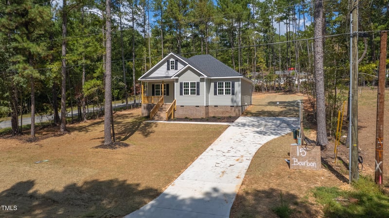 15 Bourbon St, Fuquay Varina, NC 27526