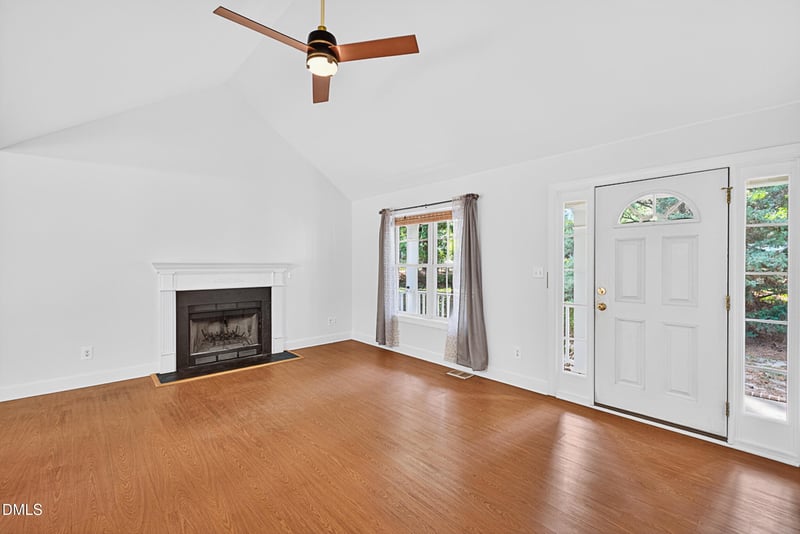 15 Castlerock Dr, Youngsville, NC 27596