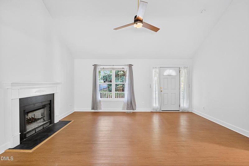 15 Castlerock Dr, Youngsville, NC 27596