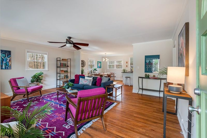15 S Circle Dr, Chapel Hill, NC 27516