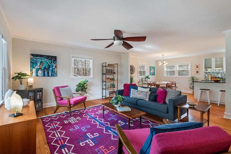 15 S Circle Dr, Chapel Hill, NC 27516