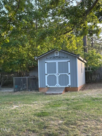 15 Colonial Hills Dr, Lillington, NC 27546
