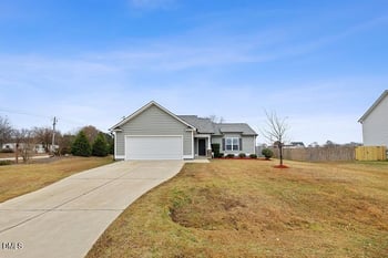 15 Denning Farms Ln, Benson, NC 27504