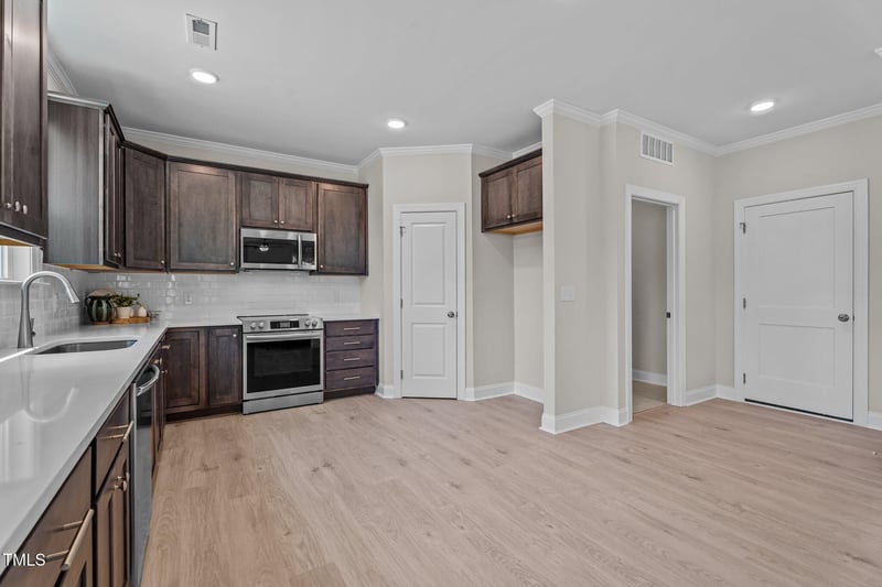 15 Diamond Creek Dr, Zebulon, NC 27597