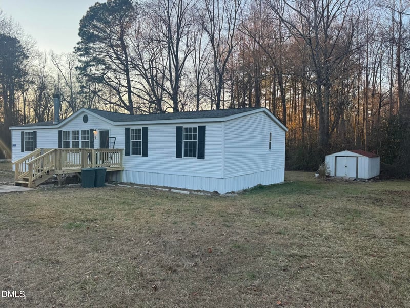 15 Dry Pond Ln, Zebulon, NC 27597