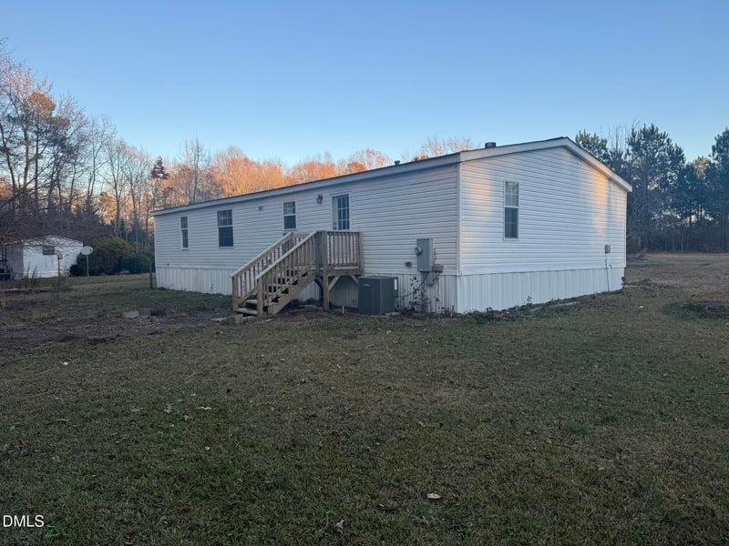 15 Dry Pond Ln, Zebulon, NC 27597