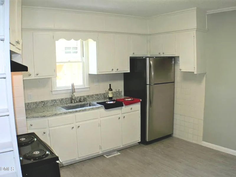 15 Fisher St, Raleigh, NC 27610