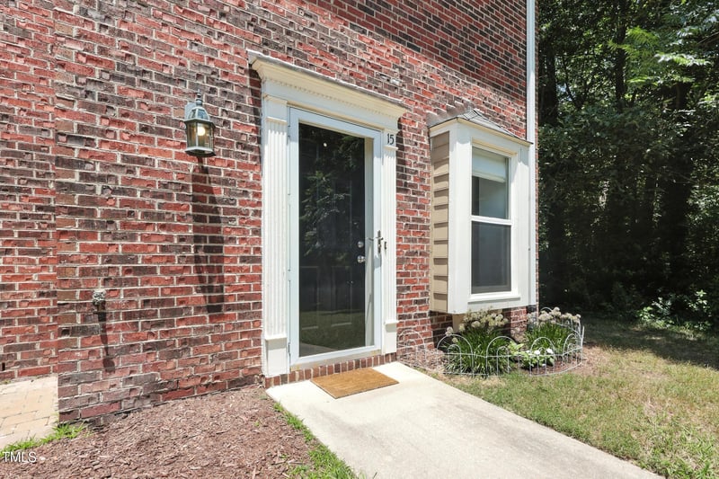 15 Hartford Ct, Durham, NC 27707