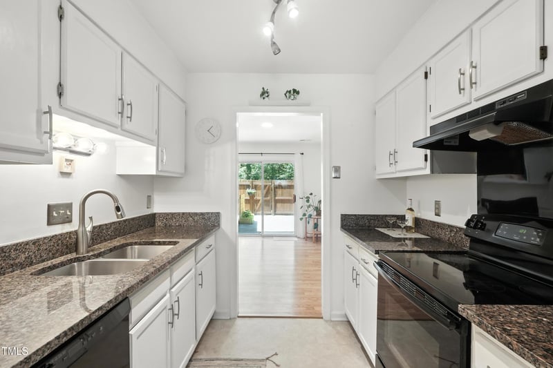 15 Hartford Ct, Durham, NC 27707