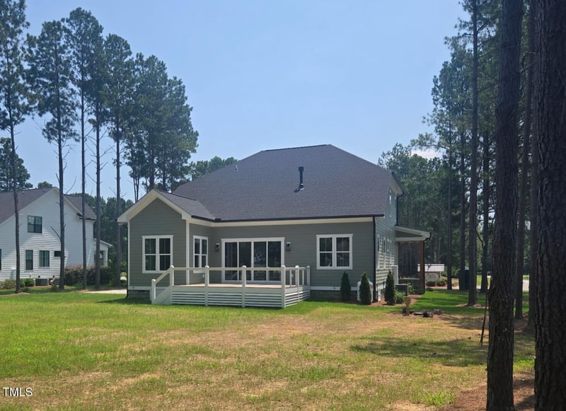 15 Independence Dr, Smithfield, NC 27577