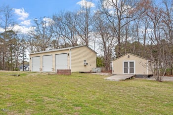 15 Longwood Dr, Youngsville, NC 27596