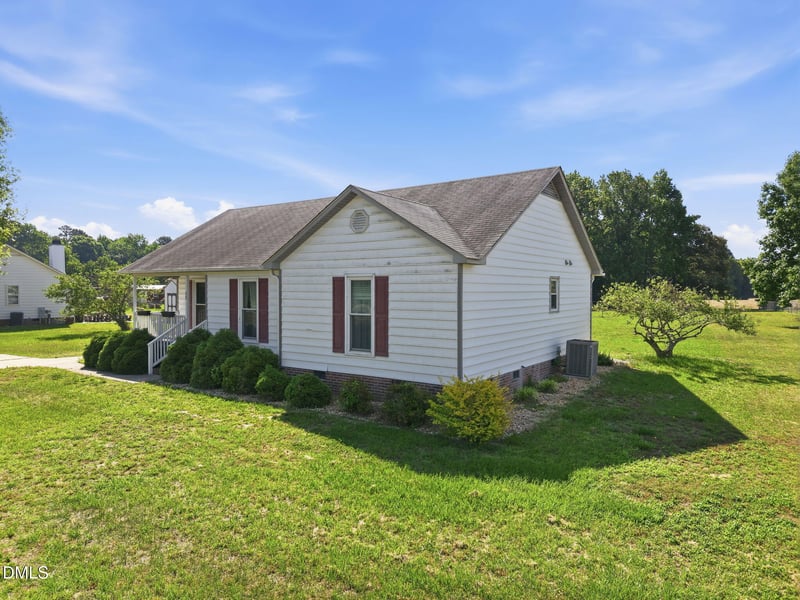 15 Loop Rd, Archer Lodge, NC 27527