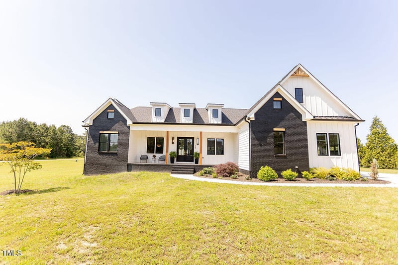 15 Magnolia Ln, Youngsville, NC 27596