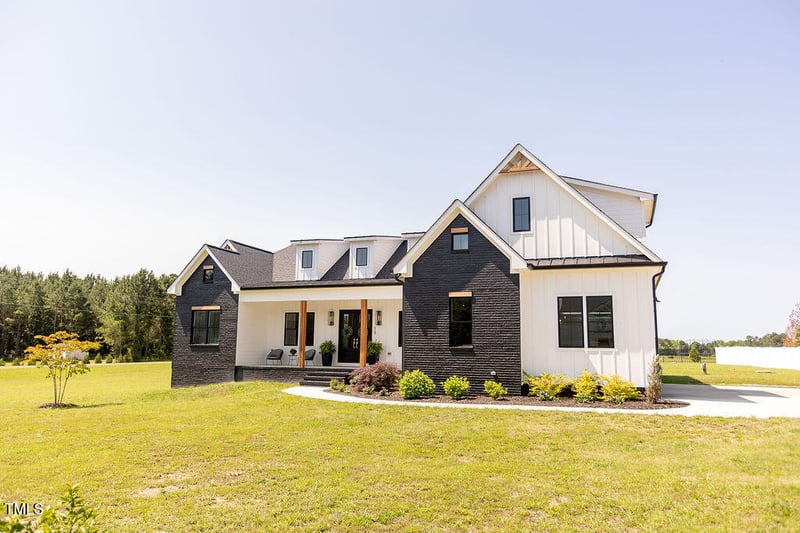 15 Magnolia Ln, Youngsville, NC 27596