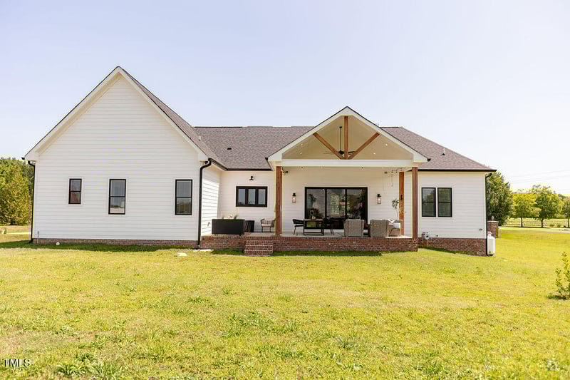 15 Magnolia Ln, Youngsville, NC 27596
