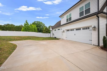 15 Old Garden Ln, Youngsville, NC 27596