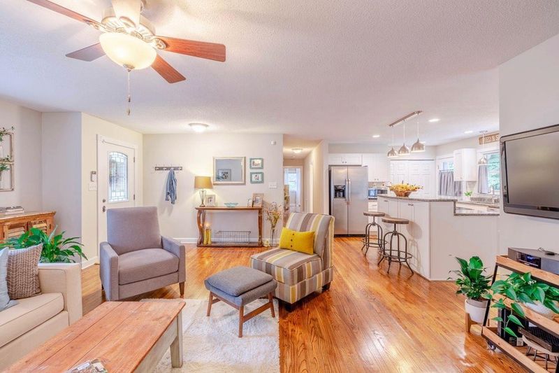 15 Pierre Pl, Durham, NC 27704