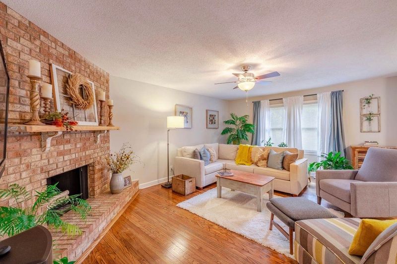 15 Pierre Pl, Durham, NC 27704