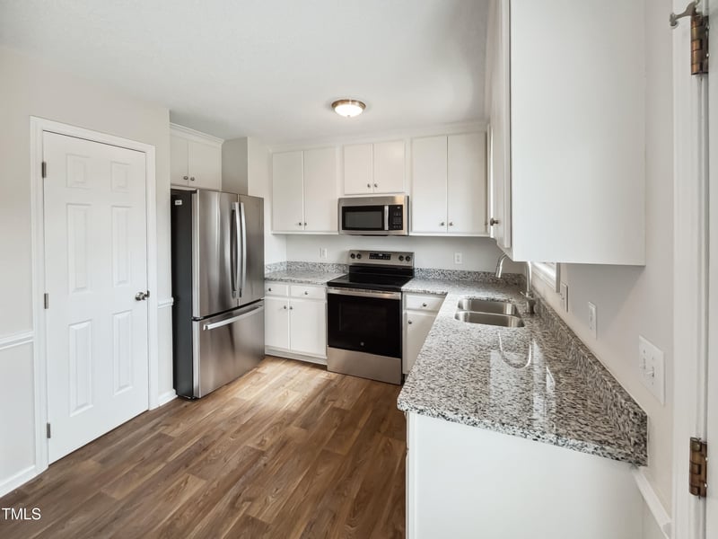 15 Railwood Ct, Fuquay Varina, NC 27526