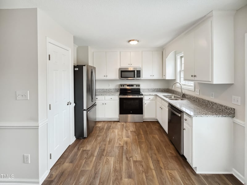 15 Railwood Ct, Fuquay Varina, NC 27526
