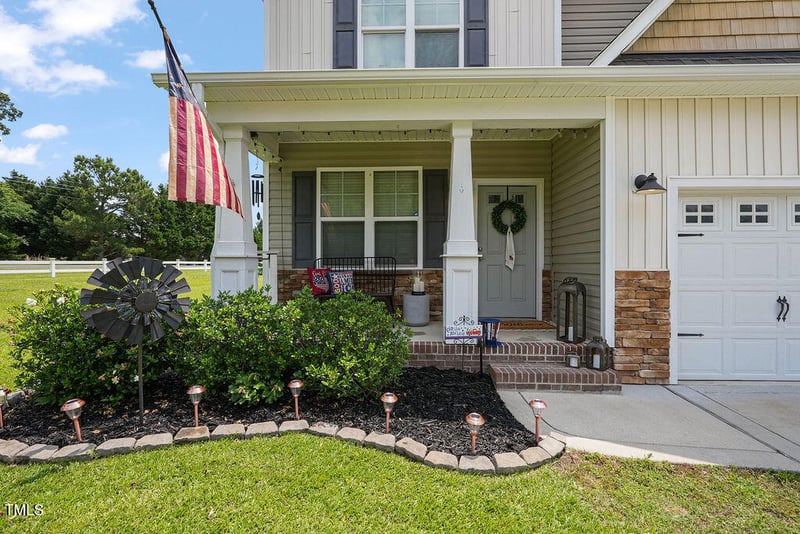 15 Scuppernong Ln, Lillington, NC 27546