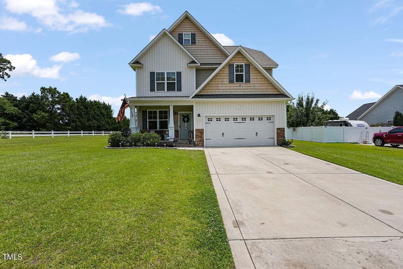 15 Scuppernong Ln, Lillington, NC 27546