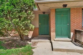 15 Shepherd Ln, Chapel Hill, NC 27514