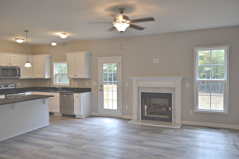 15 Wadeford Dr, Zebulon, NC 27597