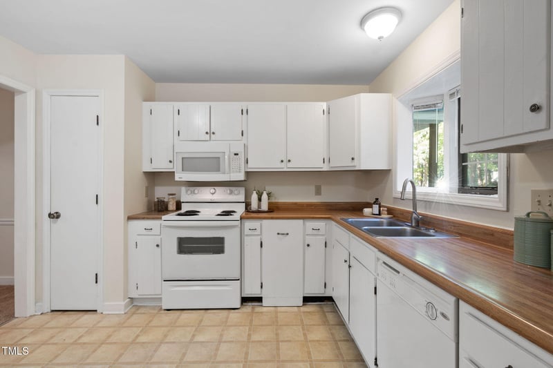 15 Willow Bridge Dr, Durham, NC 27707