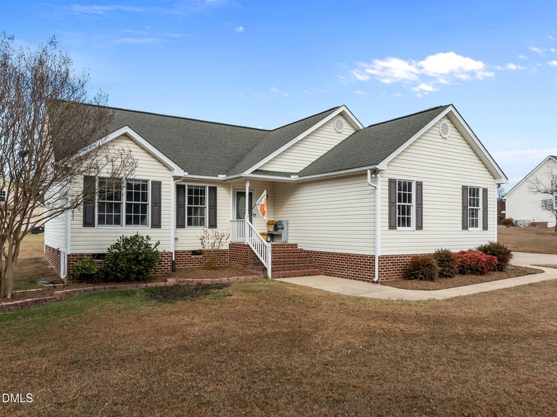 15 Woodcrest Dr, Youngsville, NC 27596