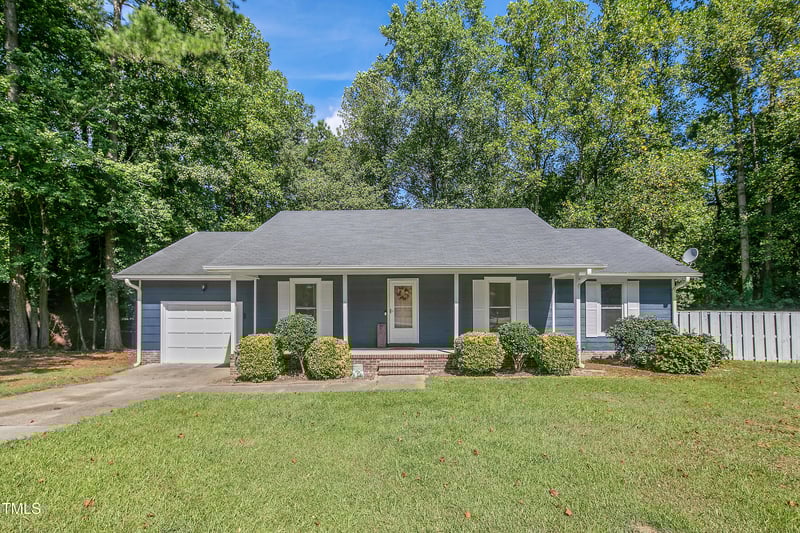 150 Bienville Dr, Fayetteville, NC 28311