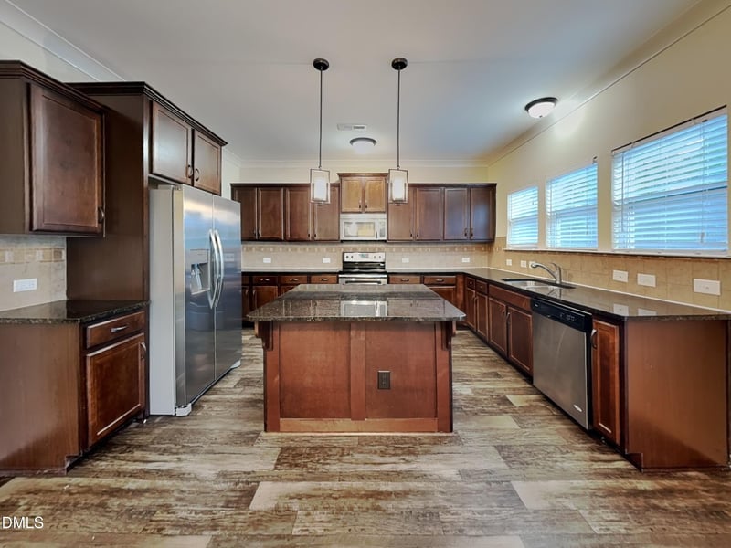 150 Blakeford Dr, Wendell, NC 27591