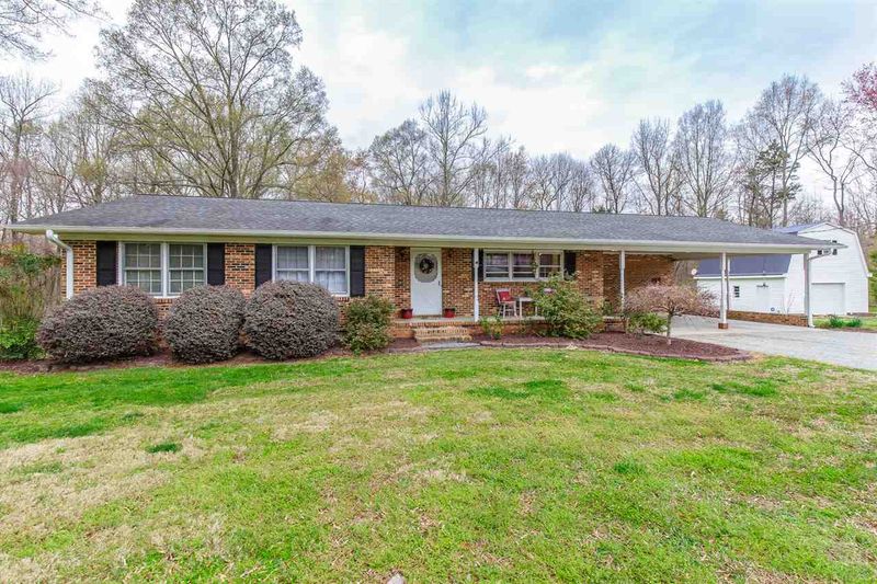 150 E Hughes Mill Rd, Burlington, NC 27218